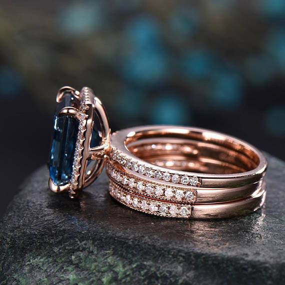 Delos Fancy Sapphire and White Topaz Ring | GERMAN KABIRSKI